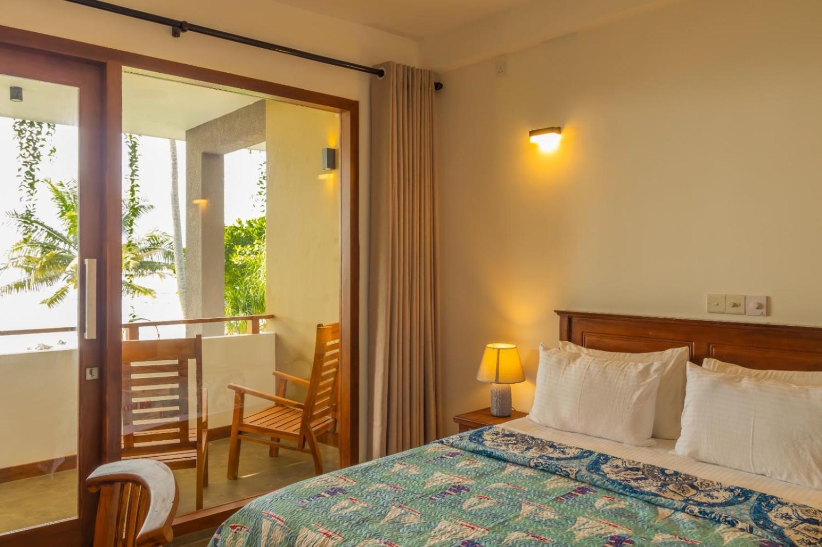 Tantalize Beach Хиккадува Экстерьер фото